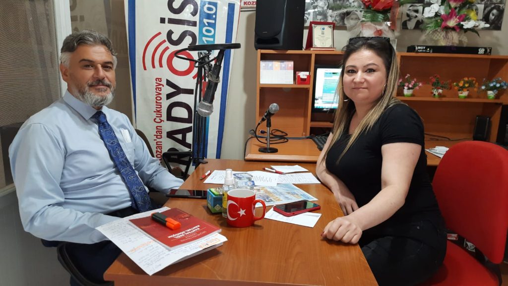 Yeniden Refah Partisi Genel Başkan Yardımcısı Mehmet Altınöz Kozan’da Otağ TV ve Radyo Sis ortak yayında.