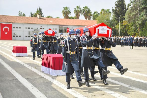Jandarma Astsubay Çavuş Burak Şahin ve Uzman Çavuş Yusuf Avan için Adana’da tören yapıldı