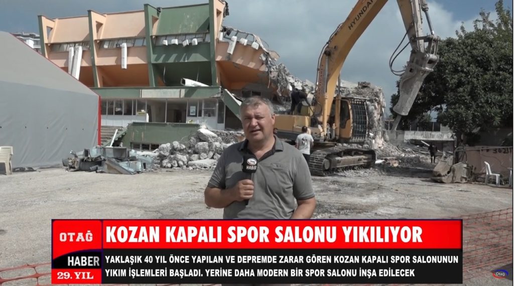 KOZAN KAPALI SPOR SALONUNUN YIKIM İŞLEMİ BAŞLADI