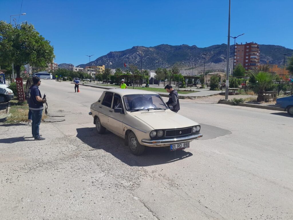 KOZAN’DA GÜVEN UYGULAMALARINDA  31 ARAÇ VE 14 MOTOSİKLET TRAFİKTEN MEN EDİLDİ