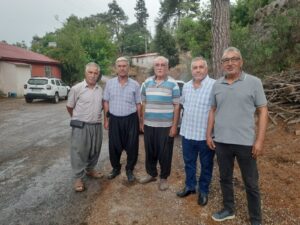 HİZMET ALAMIYORUZ!  YOL YOK!  SU YOK!  HİZMET YOK!