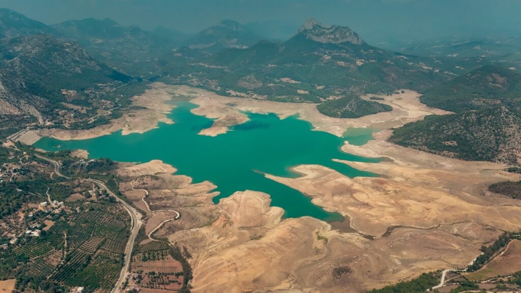 Halkımız bunu dillendirmeli,  konuşmalı ve sormalı …