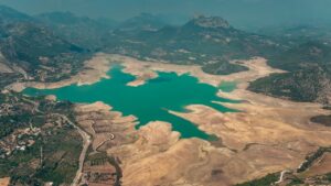 Halkımız bunu dillendirmeli,  konuşmalı ve sormalı …
