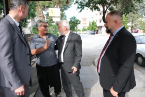 Selçuk Geyveli, Kozan temasları kapsamında esnaf ziyaretlerinde bulundu.