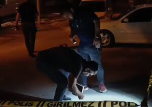 Kozan’da düğün çıkışı bir kişi silahla vuruldu