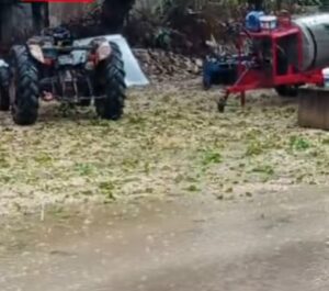 YASSIÇALI KÖYÜNDE ŞİDDETLİ DOLU YAĞIŞI