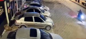 Kozan’da İş Yerine Silahlı Saldırı: Şüpheliler Silahlarıyla Yakalandı