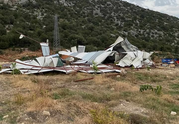 KOZAN’DA FIRTINANIN YARALARI ORTAYA ÇIKIYOR