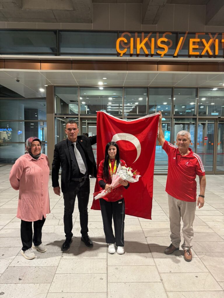 FEKELİ GÜREŞÇİ FATMA GÜL ÇOBAN’DAN GURUR VEREN BAŞARI