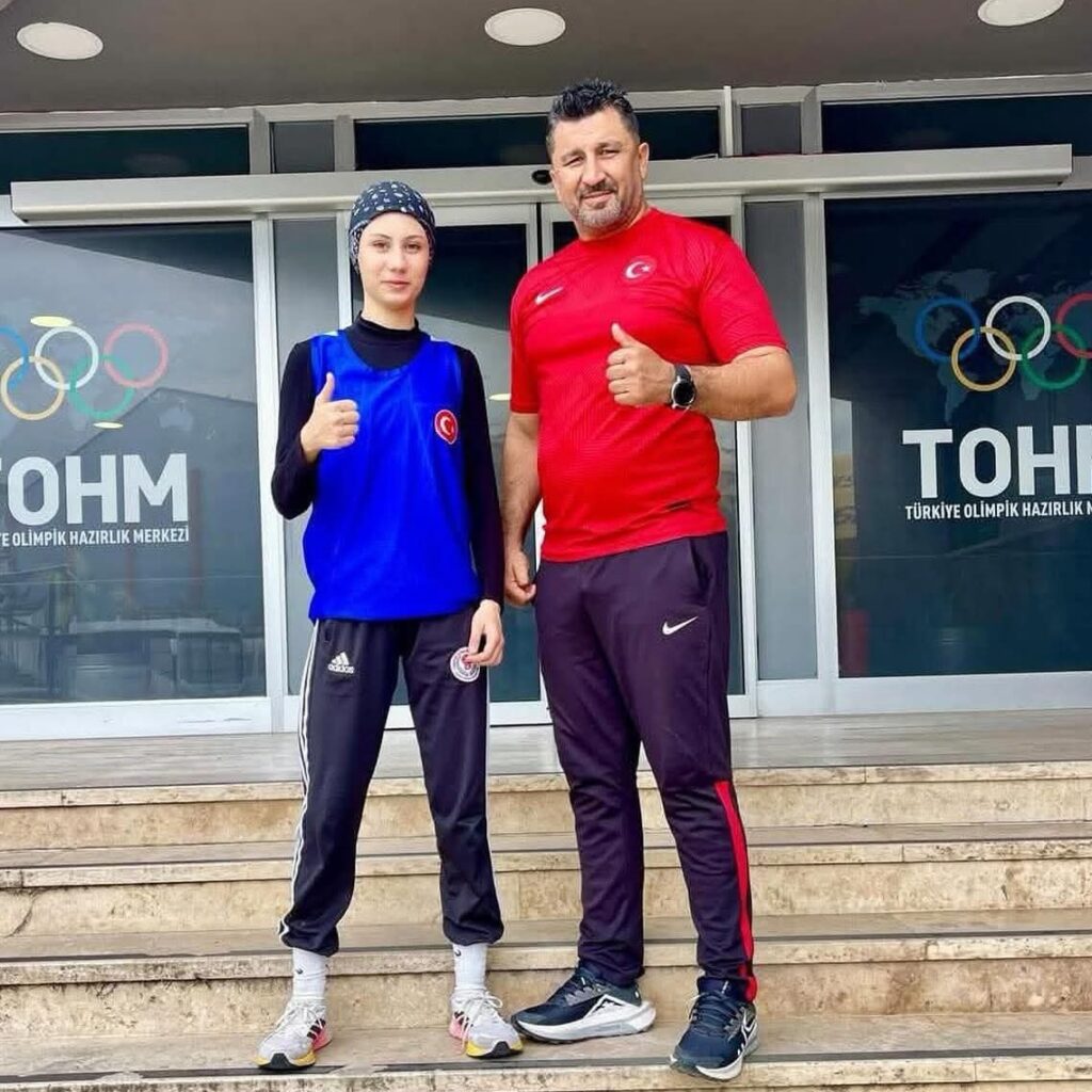 Kozanlı milli sporcu Azra Nur Çetin Avrupa’da ringe çıkacak.