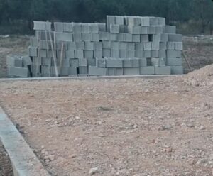YARIM KALAN EVİNİ TAMAMLAMAK İSTİYOR
