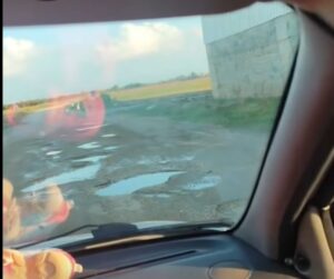 DİKİLİTAŞ YOLUNDA ÇUKUR ÇİLESİ