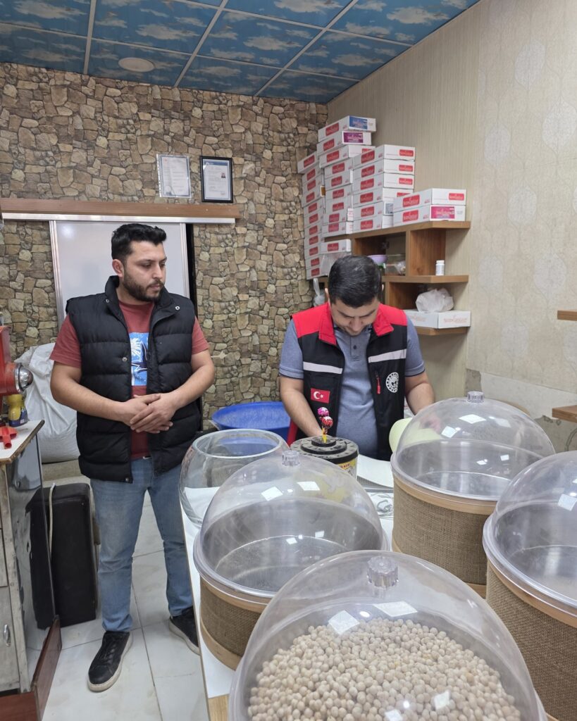 MARKET VE BAKKALLARDA GIDA DENETİMİ YAPILIYOR