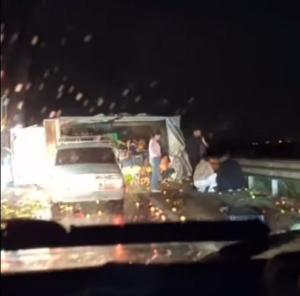 KOZAN–ADANA KARAYOLU TIRMIL MEVKİSİNDE YAĞIŞ NEDENİYLE KAZA: 2 YARALI