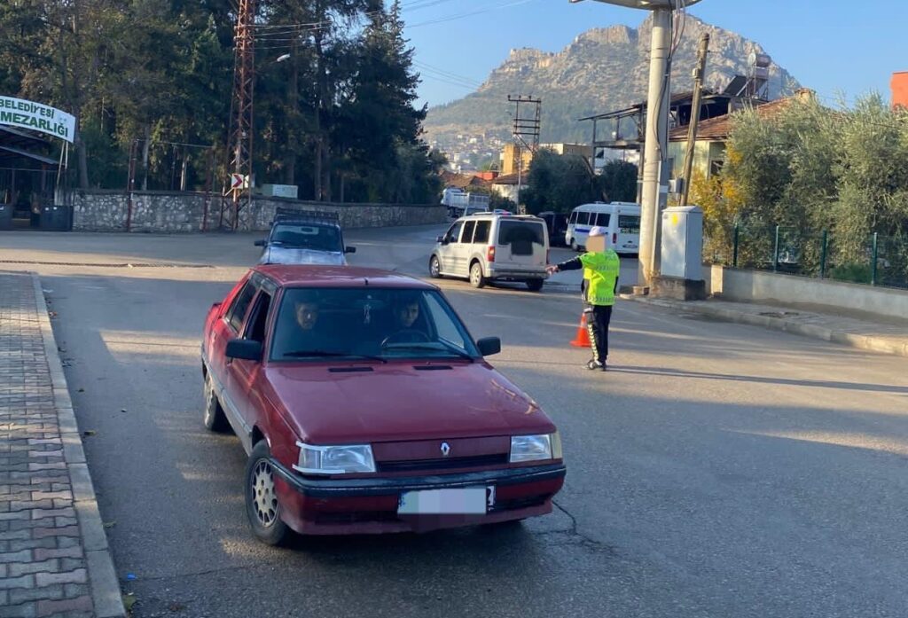 KOZAN’DA GÜVEN UYGULAMALARI: 1 HAFTADA ÇOK SAYIDA ŞAHIS VE ARAÇ YAKALANDI
