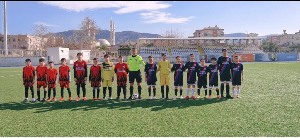 Bir Şehir, İki Farklı Turnuva!