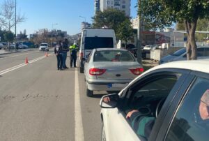 KOZAN DA POLİS DENETİMLERİNDE SİLAH VE UYUŞTURUCU MADDE ELEGEÇİRİLDİ