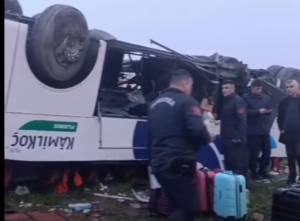 Kozan Bayram Sabahına Feci Kazayla Uyandı: 2 Ölü, 19 Yaralı