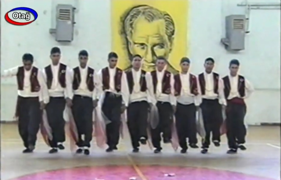 Liseler arası Folklor yarışması Kozan Endüstri meslek lisesi, Kız Meslek Lisesi, 50. Yıl Lisesi 2001 Halk oyunları folklor yarışması ve ödül töreni