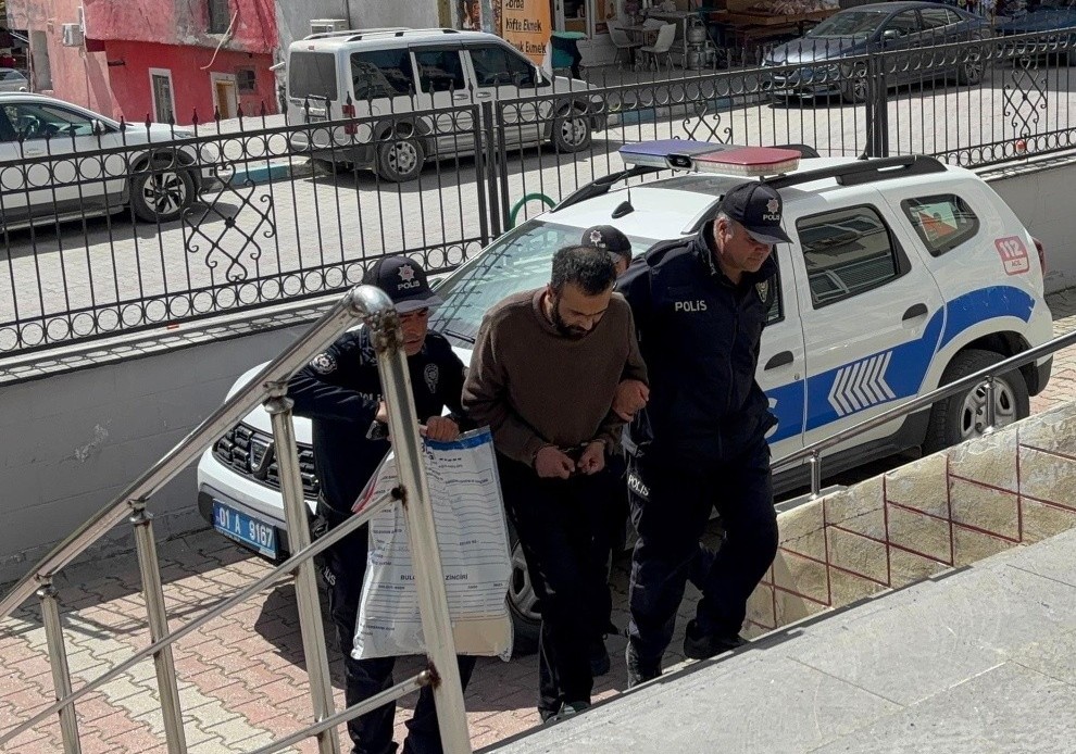 Feke’de Müstehcen İçerik Operasyonu: 1 Kişi Tutuklandı.