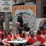 23 NİSAN’DA ÇOCUKLARA ÜCRETSİZ DÖNER İKRAMI