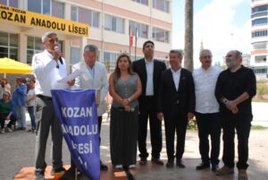 KOZAN LİSESİ’NDE TARİHİ BULUŞMA: 65. MEZUN YILI COŞKUYLA KUTLANDI!