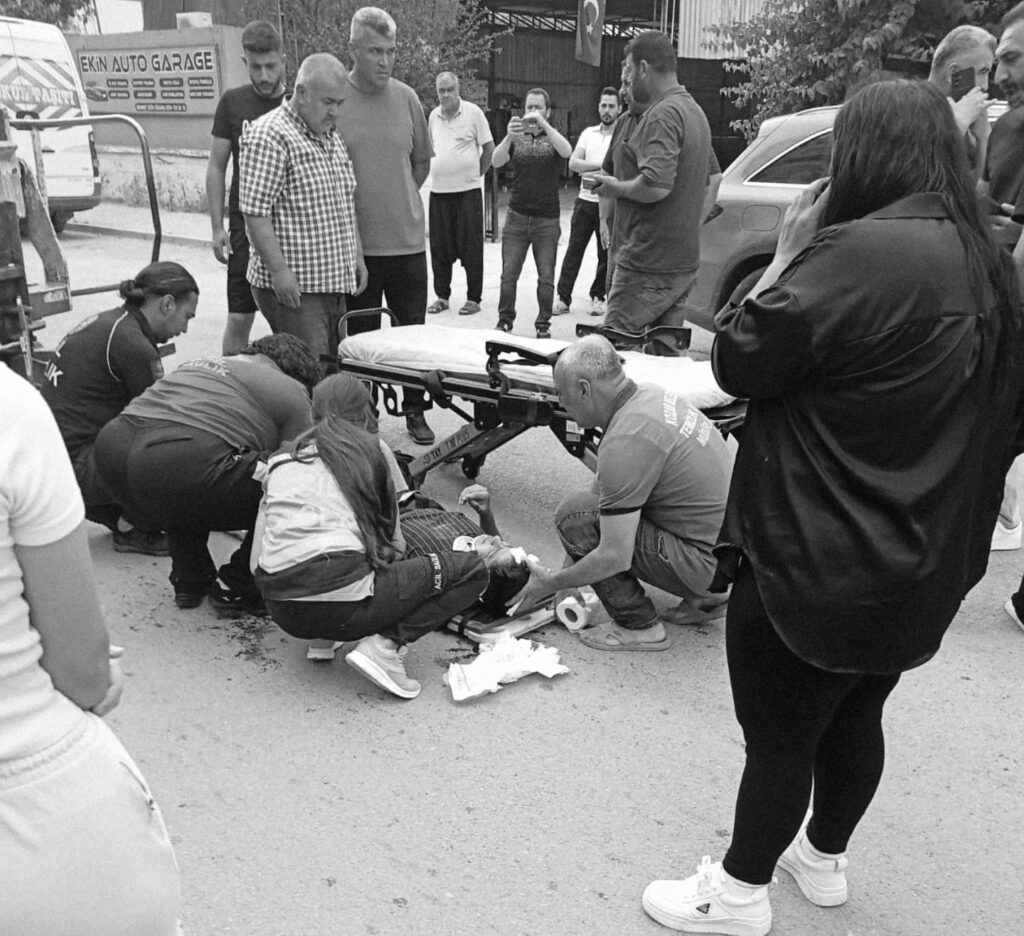 Kozan’da Çöp Kamyonu ile Motosiklet Çarpıştı: 1 Yaralı