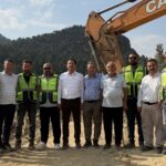 FEKE’DE BOZAT GEDİĞİ’NDE YOL GENİŞLETME ÇALIŞMALARI BAŞLADI