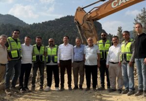 FEKE’DE BOZAT GEDİĞİ’NDE YOL GENİŞLETME ÇALIŞMALARI BAŞLADI