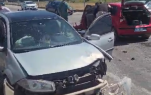 Mansurlu Yol Kavşağı’nda İki Otomobil Çarpıştı: 2 Yaralı