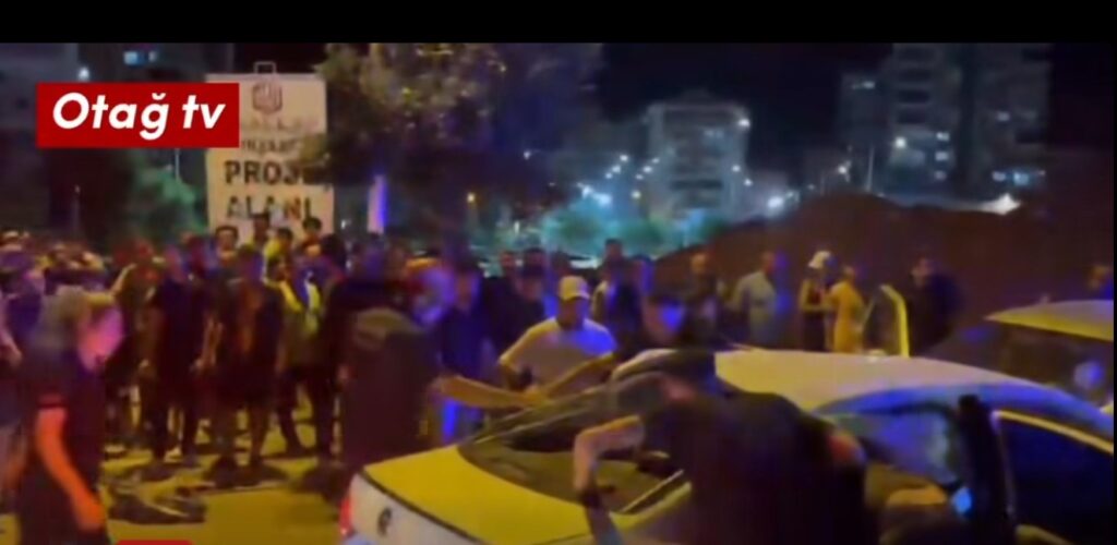 KOZAN’DA TRAFİK KAZASI 7 KİŞİ YARALANDI