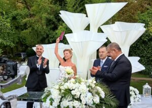 VARLIK AİLESİNİN MUTLU GÜNÜ